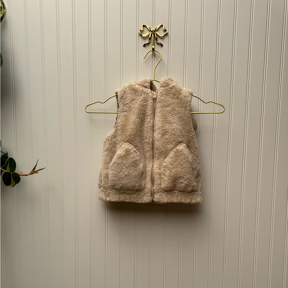 ZARA Faux Fur Sleeveless Vest Cream 12/18M - Picture 3 of 6